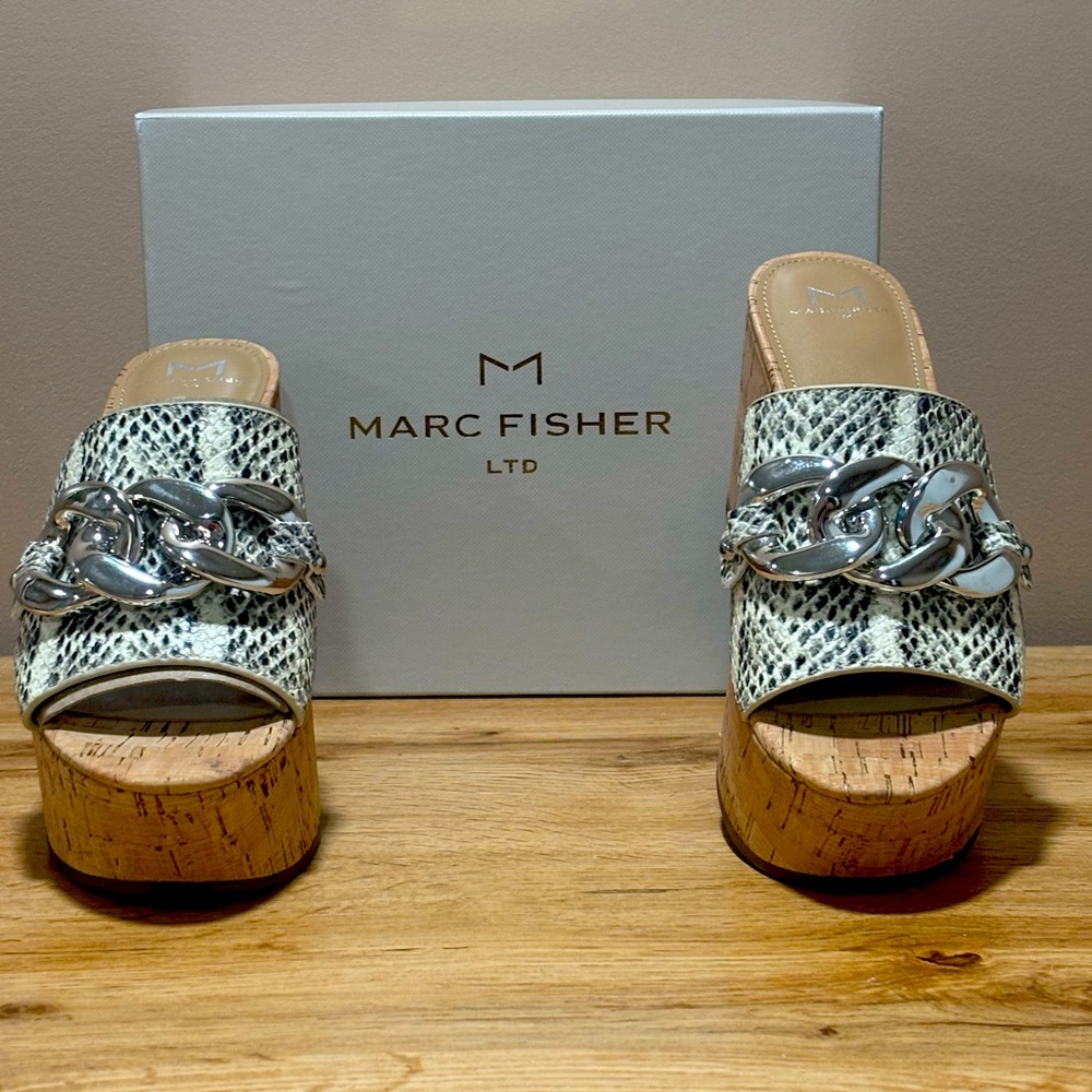Marc fisher LTD Vaneda platform snakeskin slide sandals size 8